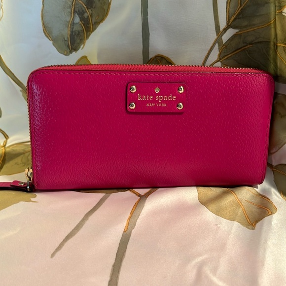 Kate Spade Hot Pink zip wallet - Picture 1 of 8